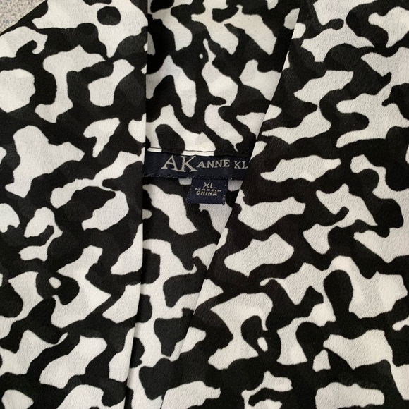 Anne Klein Printed Tie-Neck Top - Picture 3 of 9